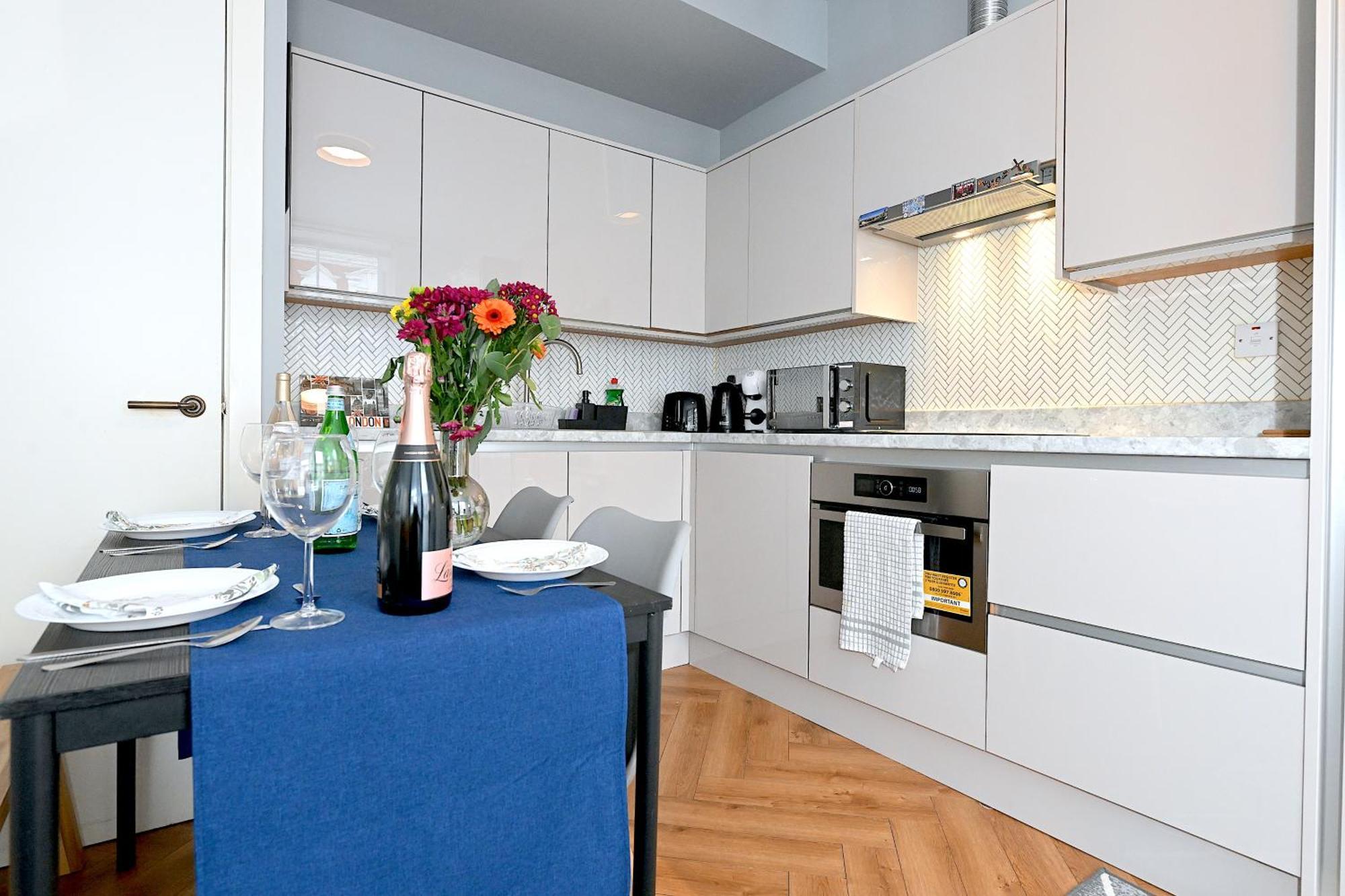 1 Bedroom Flat In Wood Green Piccadilly Line Londres Exterior foto