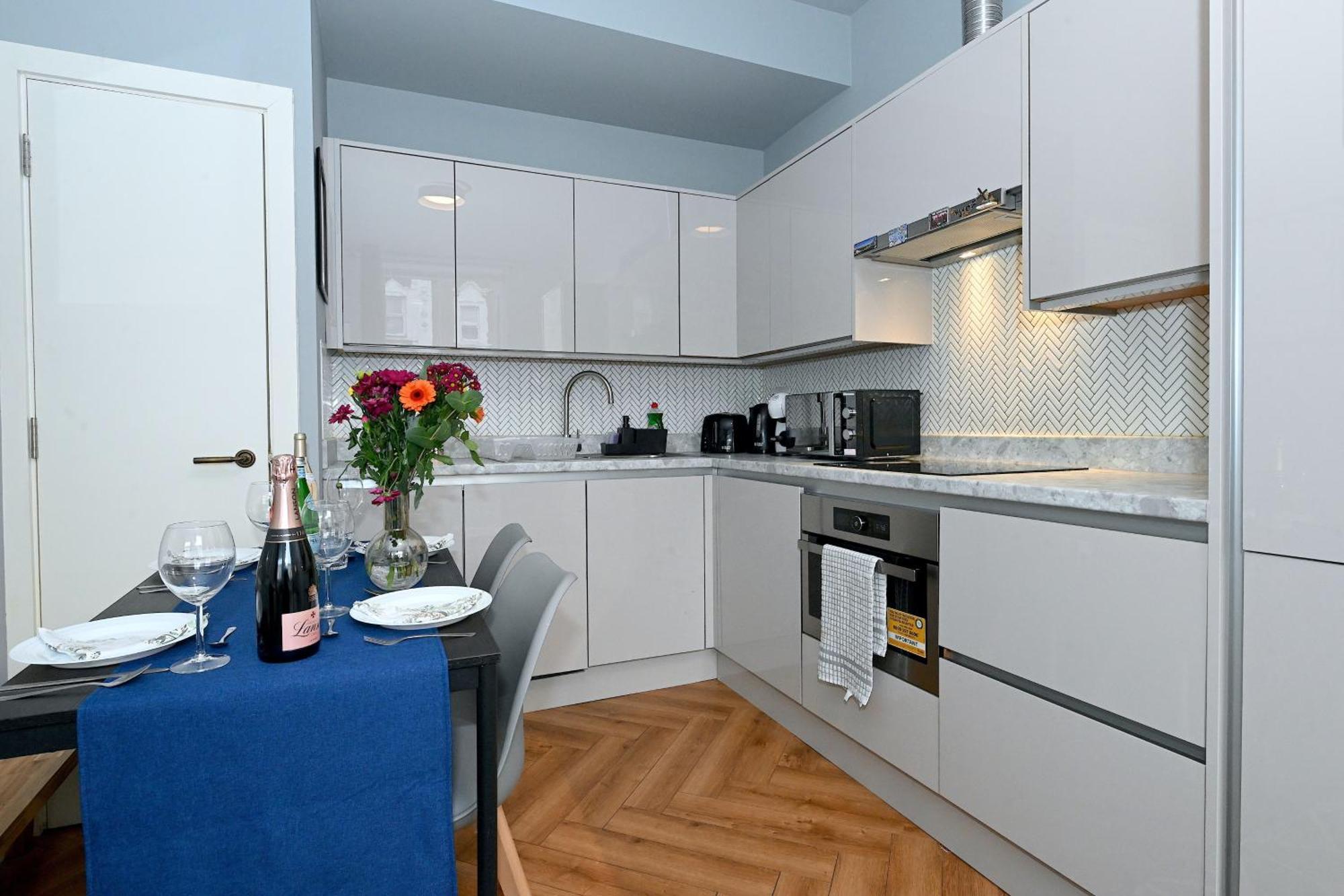 1 Bedroom Flat In Wood Green Piccadilly Line Londres Exterior foto